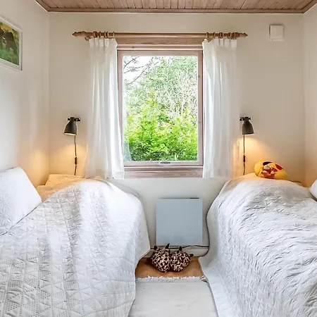 Dom wakacyjny Amazing In Sjaellands Odde W/ 2 Bedrooms *
