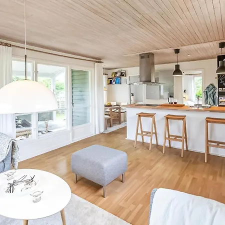 Amazing In Sjaellands Odde W/ 2 Bedrooms Dom wakacyjny Yderby