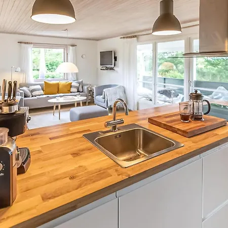 Amazing In Sjaellands Odde W/ 2 Bedrooms Dom wakacyjny *